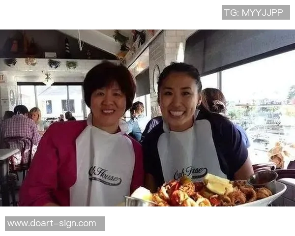 郎平与姚明同框合影展现中国体育精神与团结力量的珍贵瞬间