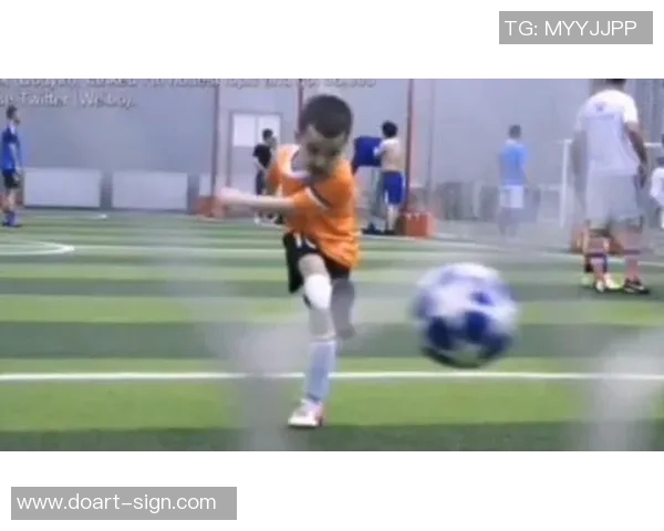 足球场上的明星瞬间精彩动作集锦尽显球技魅力与激情